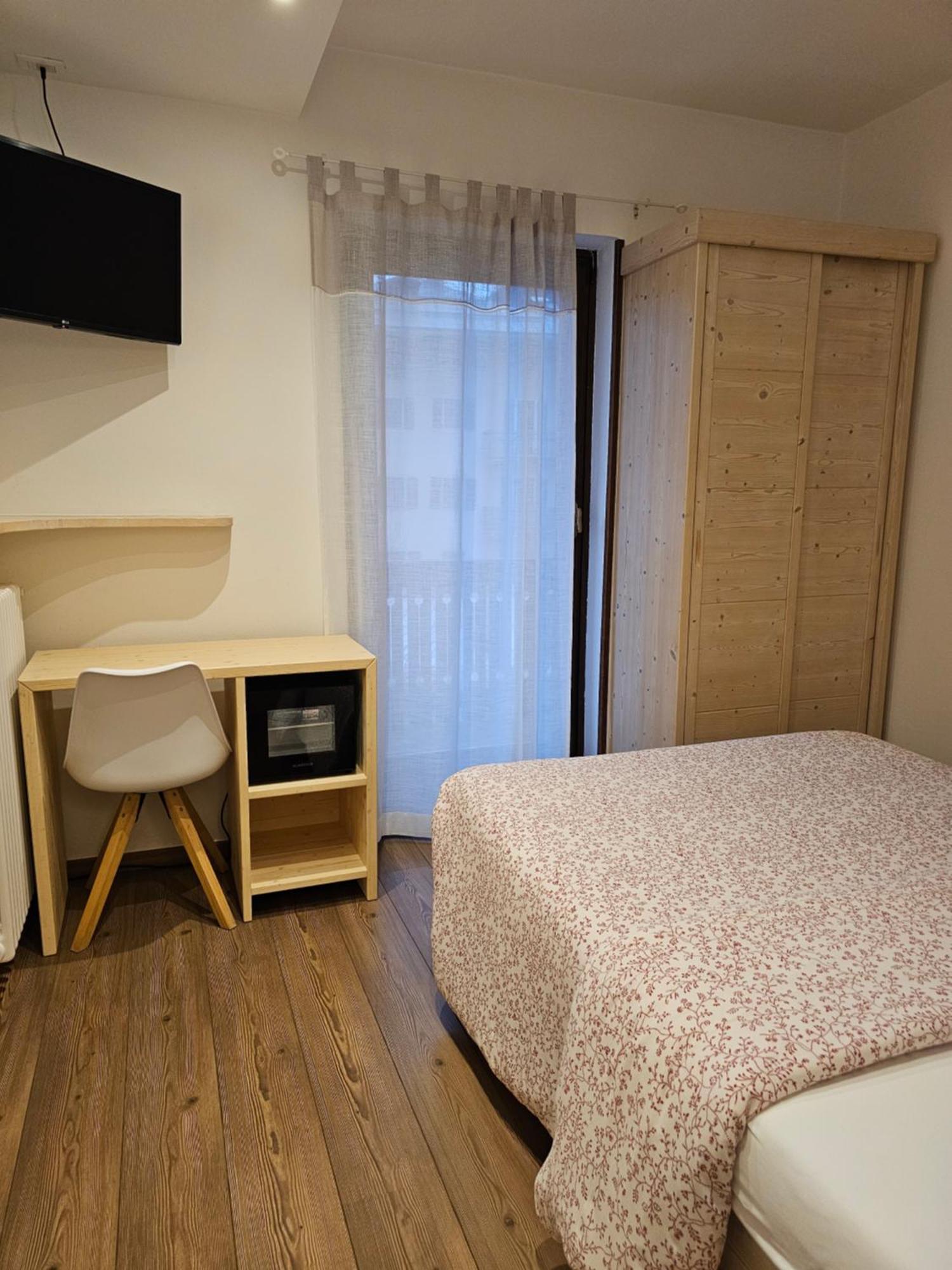Garni San Lorenzo Pinzolo Exteriör bild